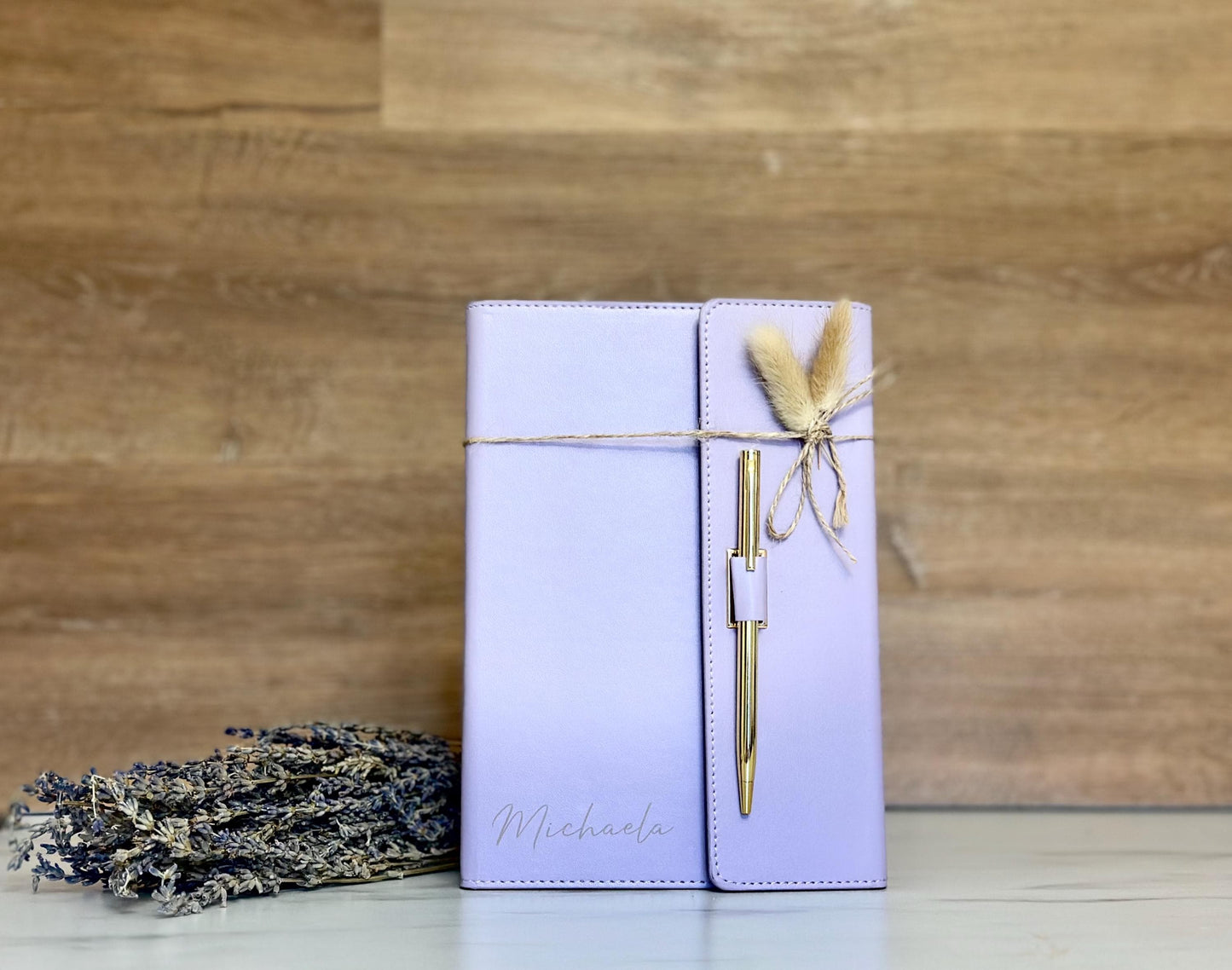 Personalisiertes Notizbuch A5 lila mit Hülle & Kugelschreiber | liniertes Buch | Geschenk für Frauen | austauschbar