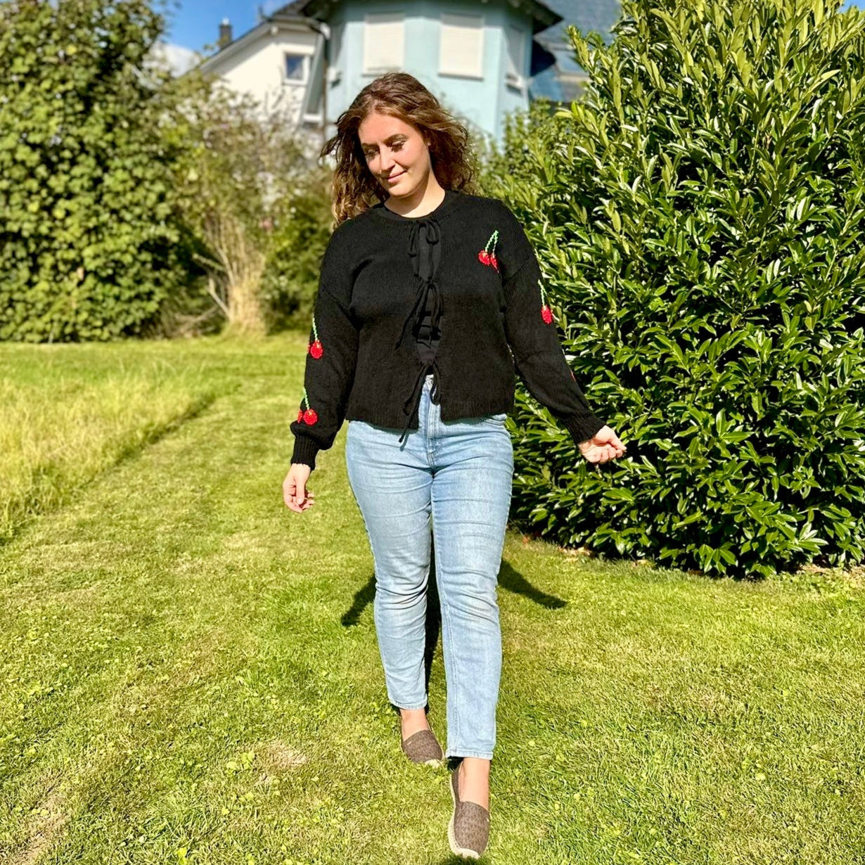 Schwarzer Kirschen Cardigan Damen – Strickjacke mit Schleifen
