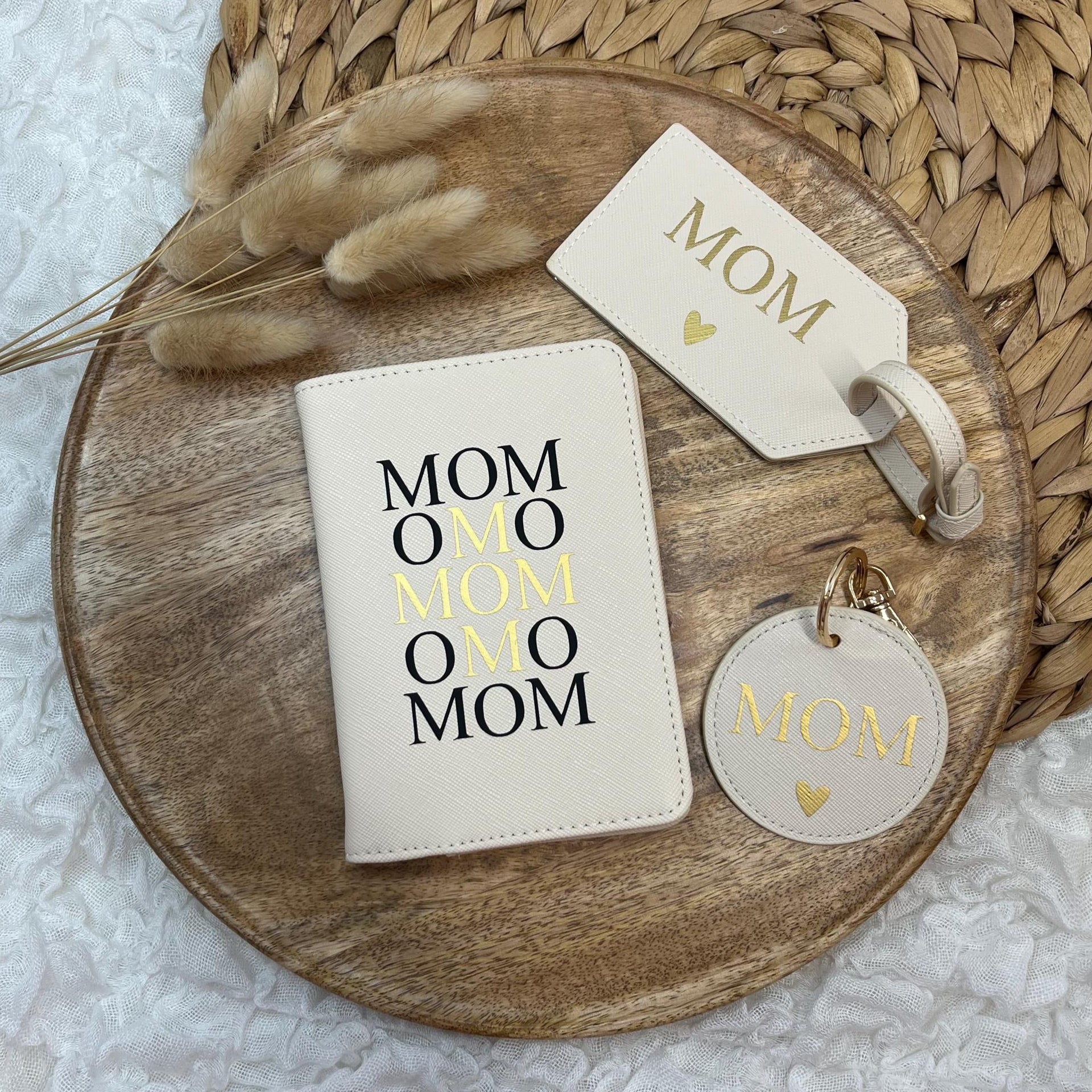Reisepasshülle und Kofferanhänger Mom