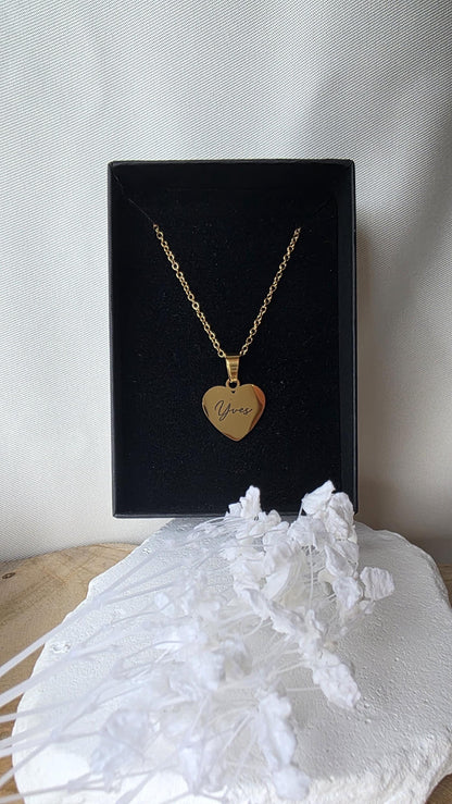 Herzanhänger Kette Gold aus Edelstahl | Personalisiert mit Name oder Datum | Geschenk zu Weihnachten für Freundin, Frau oder Jahrestag