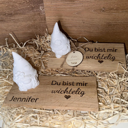 Wichtel aus Holz „Du bist mir wichtig“ | Graviertes Eichenholz mit Herz- oder Kleeblatt-Wichtel | Pesonalisiertes Geschenk