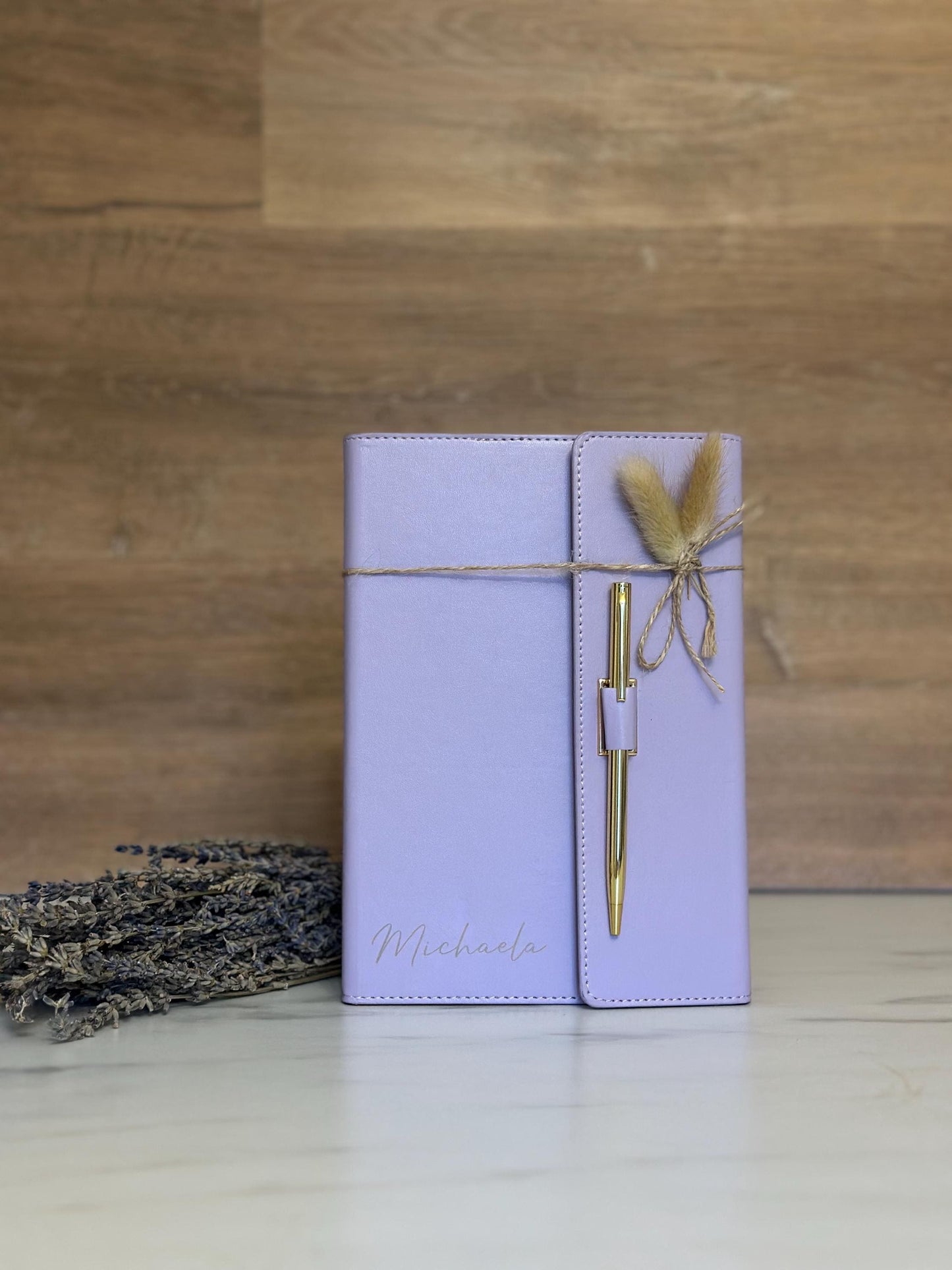Personalisiertes Notizbuch A5 lila mit Hülle & Kugelschreiber | liniertes Buch | Geschenk für Frauen | austauschbar
