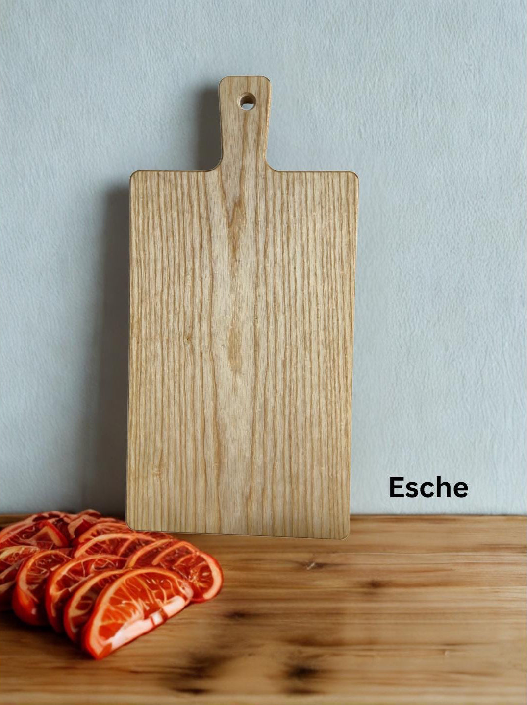 Personalisiertes Schneidebrett mit Gravur – Handgemachtes Geschenk mit Namen + Herz | Natürlich & individuell von Meami Design