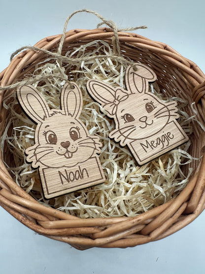 Osteranhänger aus Holz personalisiert – Hase aus recyceltem Sperrholz | nachhaltiges Ostergeschenk Kind | Osterdeko natur