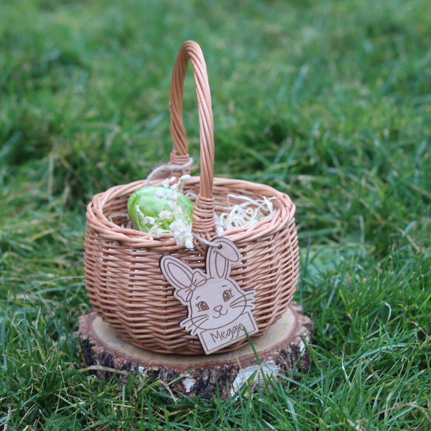 Osteranhänger aus Holz personalisiert – Hase aus recyceltem Sperrholz | nachhaltiges Ostergeschenk Kind | Osterdeko natur
