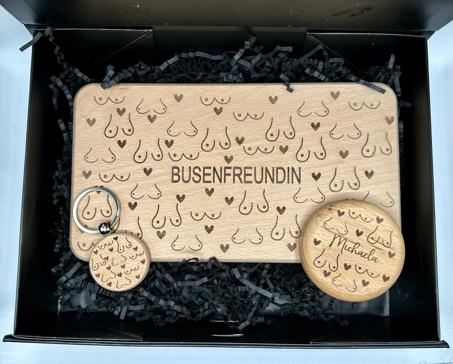 Schlüsselanhänger BUSENFREUNDIN personalisiert Holz – witziges Geschenk beste Freundin, JGA, Geburtstag, Gravur Name, Buche Handgemacht