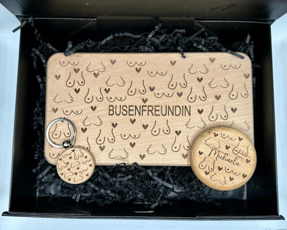 Schlüsselanhänger BUSENFREUNDIN personalisiert Holz – witziges Geschenk beste Freundin, JGA, Geburtstag, Gravur Name, Buche Handgemacht