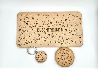 Schlüsselanhänger BUSENFREUNDIN personalisiert Holz – witziges Geschenk beste Freundin, JGA, Geburtstag, Gravur Name, Buche Handgemacht