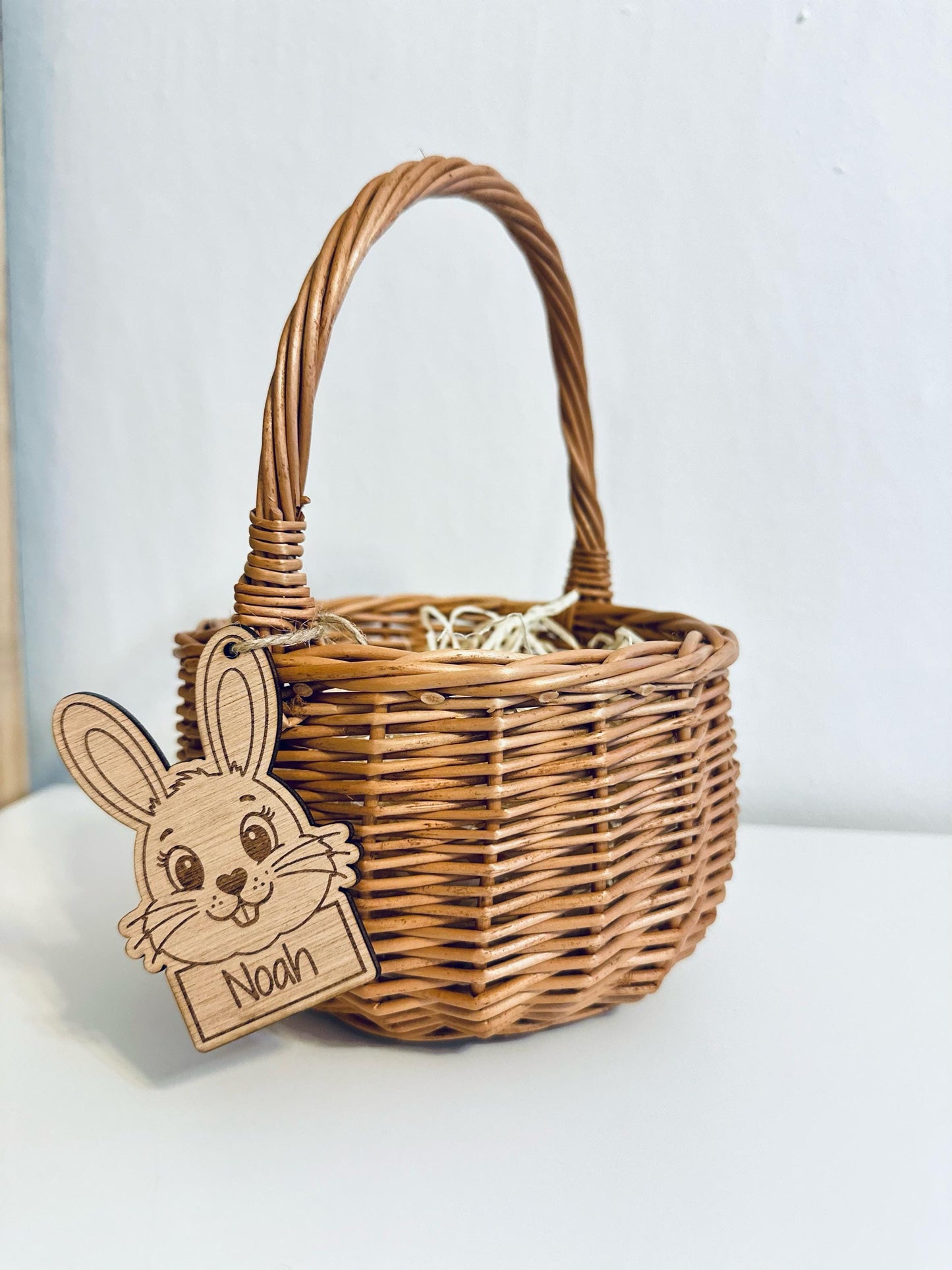 Personalisiertes Osterkörbchen aus Weide | Osterkorb Kind | Hasen Anhänger aus Holz | Ostergeschenk | Osterdeko natur
