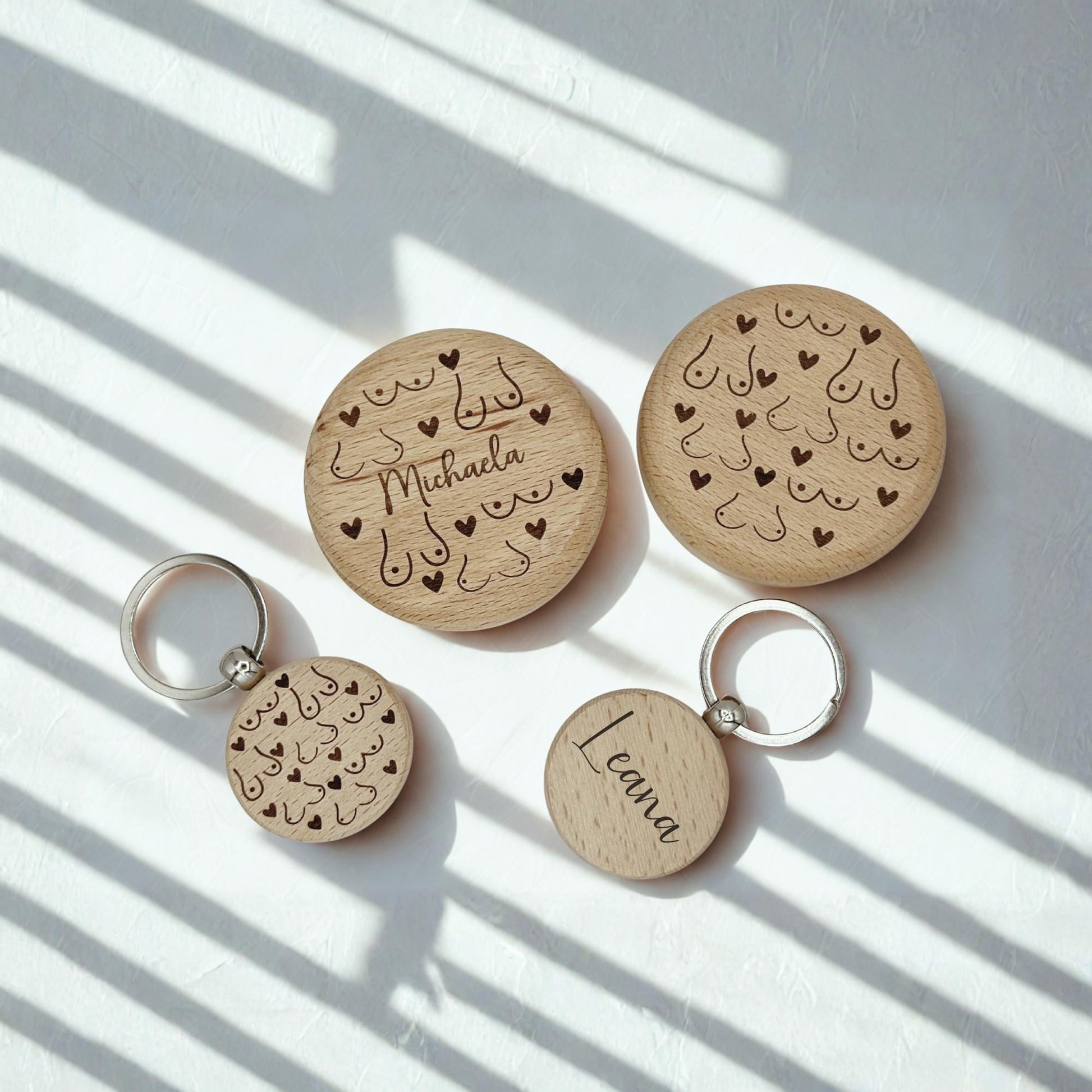 Schlüsselanhänger BUSENFREUNDIN personalisiert Holz – witziges Geschenk beste Freundin, JGA, Geburtstag, Gravur Name, Buche Handgemacht
