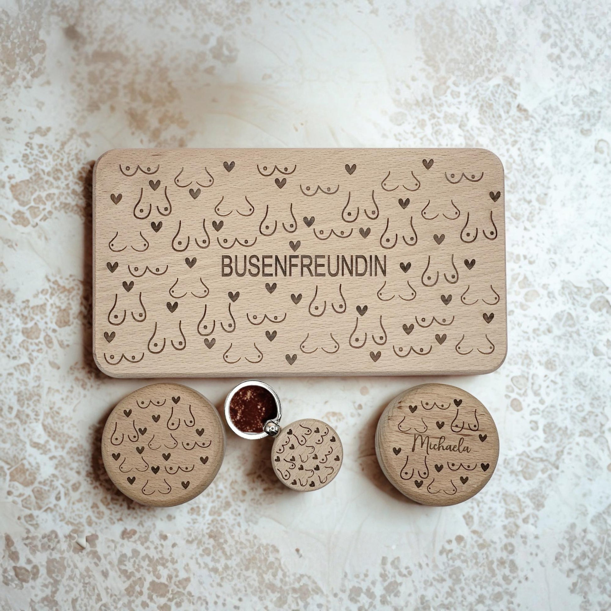 Busenfreundin Geschenk – Kühlschrankmagnet mit Flaschenöffner personalisiert – Lustiges JGA Geschenk für Frauen