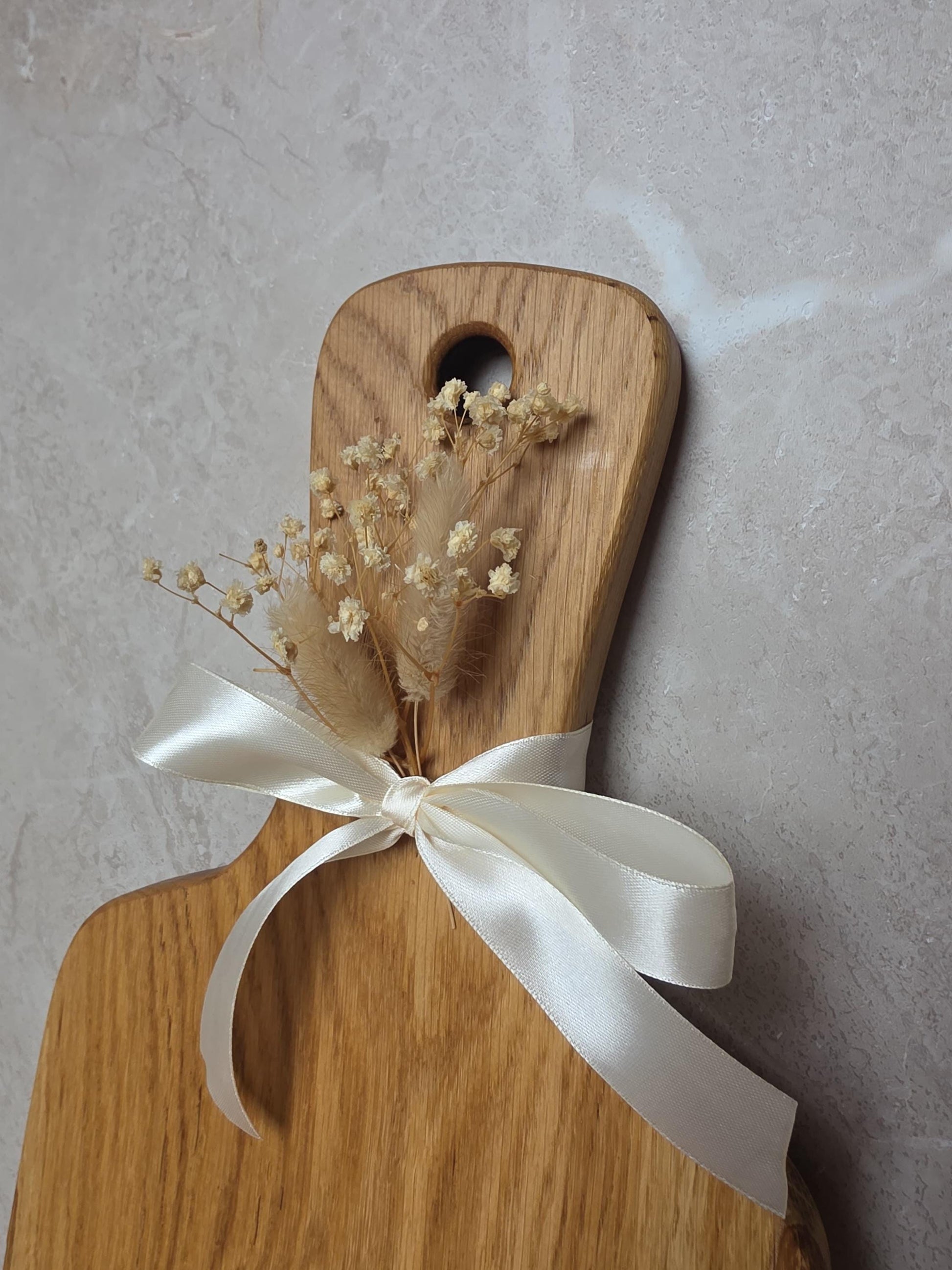 Großes Servierbrett aus Eiche 75cm Handgemachtes Schneidebrett Charcuterie Board Antipasti Brett Holz Servierbrett Geschenk Küche mit Gravur