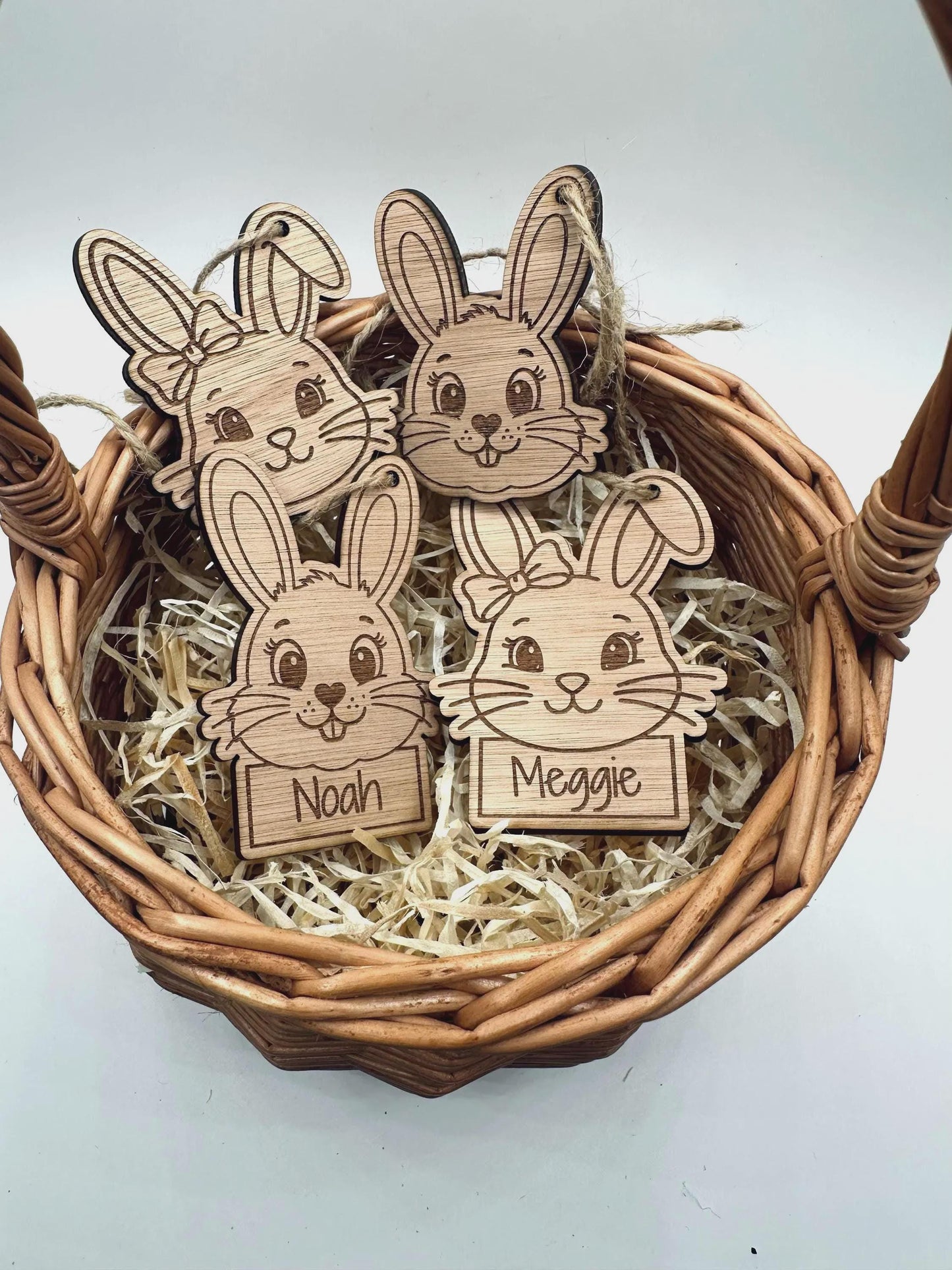 Ostertüte personalisiert mit Holz Anhänger & Lindt Hase – Cellophantütchen Ostern, Osterdekoration, Ostergeschenk Kinder