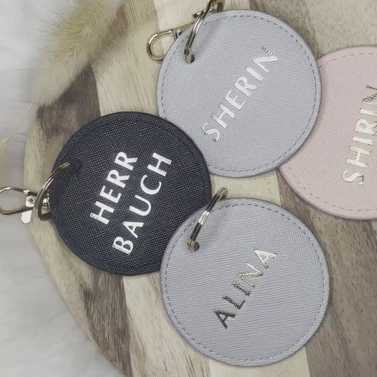 Schlüsselanhänger mit Prägung deines Wunschnamens aus 100% Kunstleder - rund Geschenk - Personalisiert mit Namen - Geschenk personalisiert