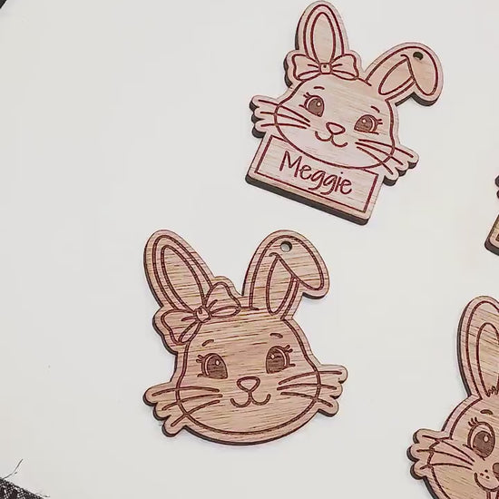 Osteranhänger aus Holz personalisiert – Hase aus recyceltem Sperrholz | nachhaltiges Ostergeschenk Kind | Osterdeko natur